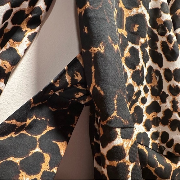 Joseph Ribkoff Leopard Wrap Top D Ring Balloon Sleeves Blouse Brown Size 6 Small - Picture 9 of 15